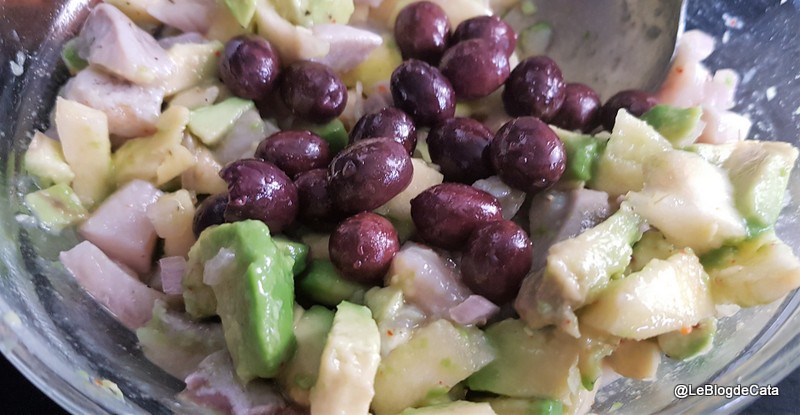 Salata de avocado, mar si hering marinat