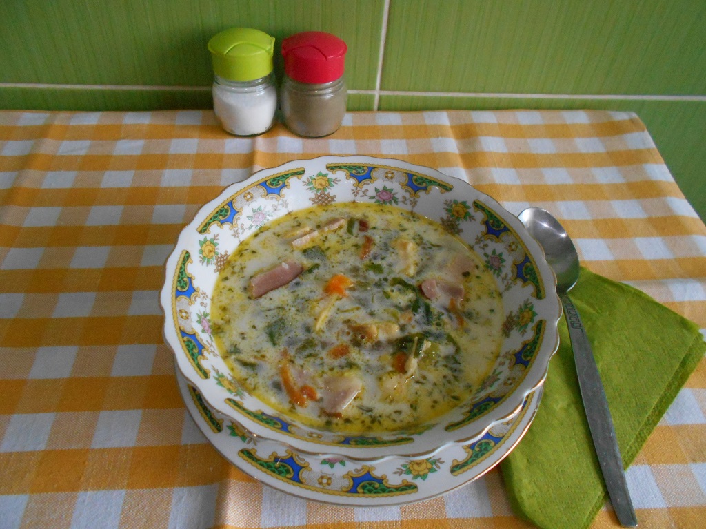 Ciorba de salata verde, cu afumatura