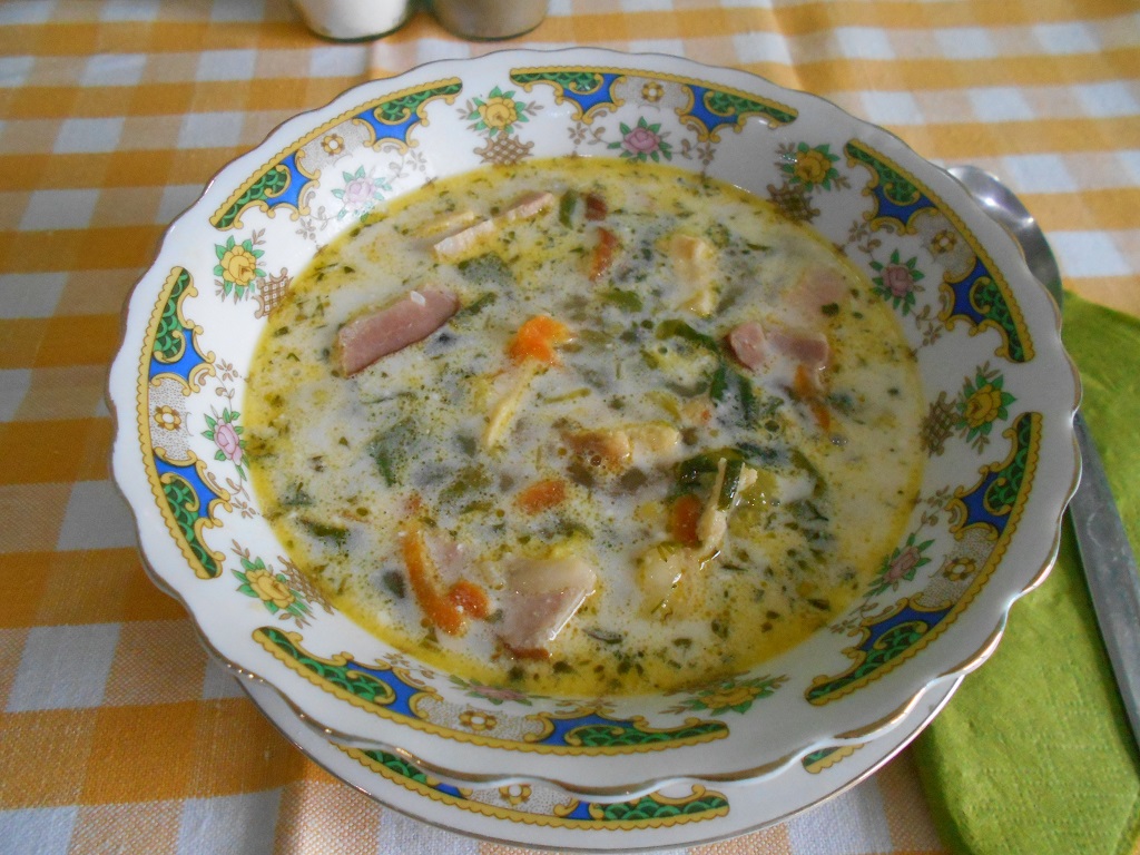 Ciorba de salata verde, cu afumatura