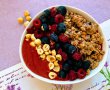 Smoothie bowl cu fructe de padure si banane-0