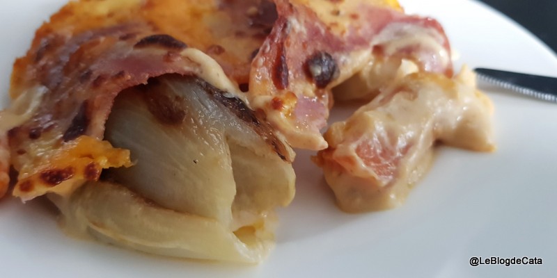 Andive gratinate cu sos cheddar