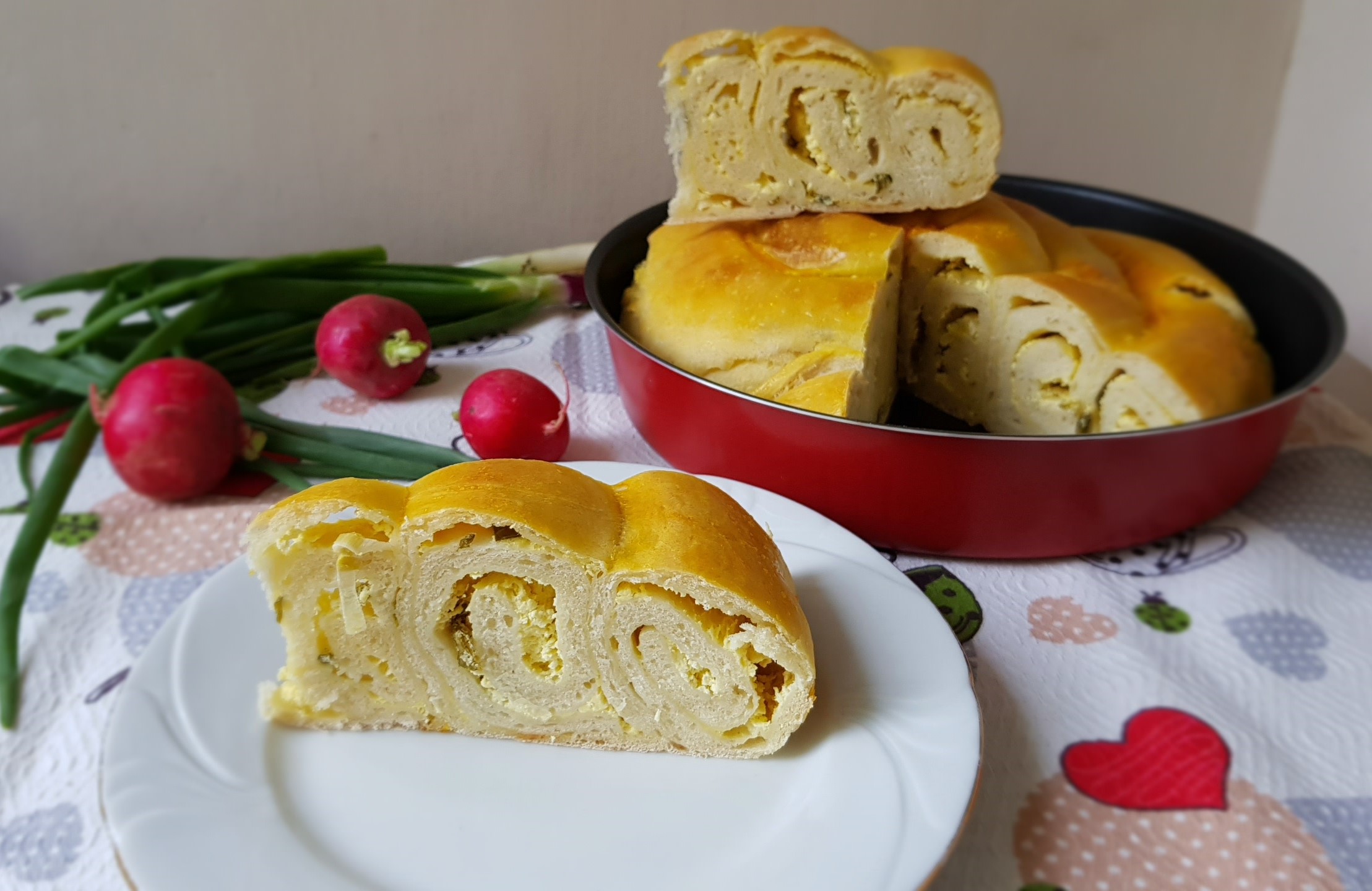 Placinta melc cu branza si ceapa verde