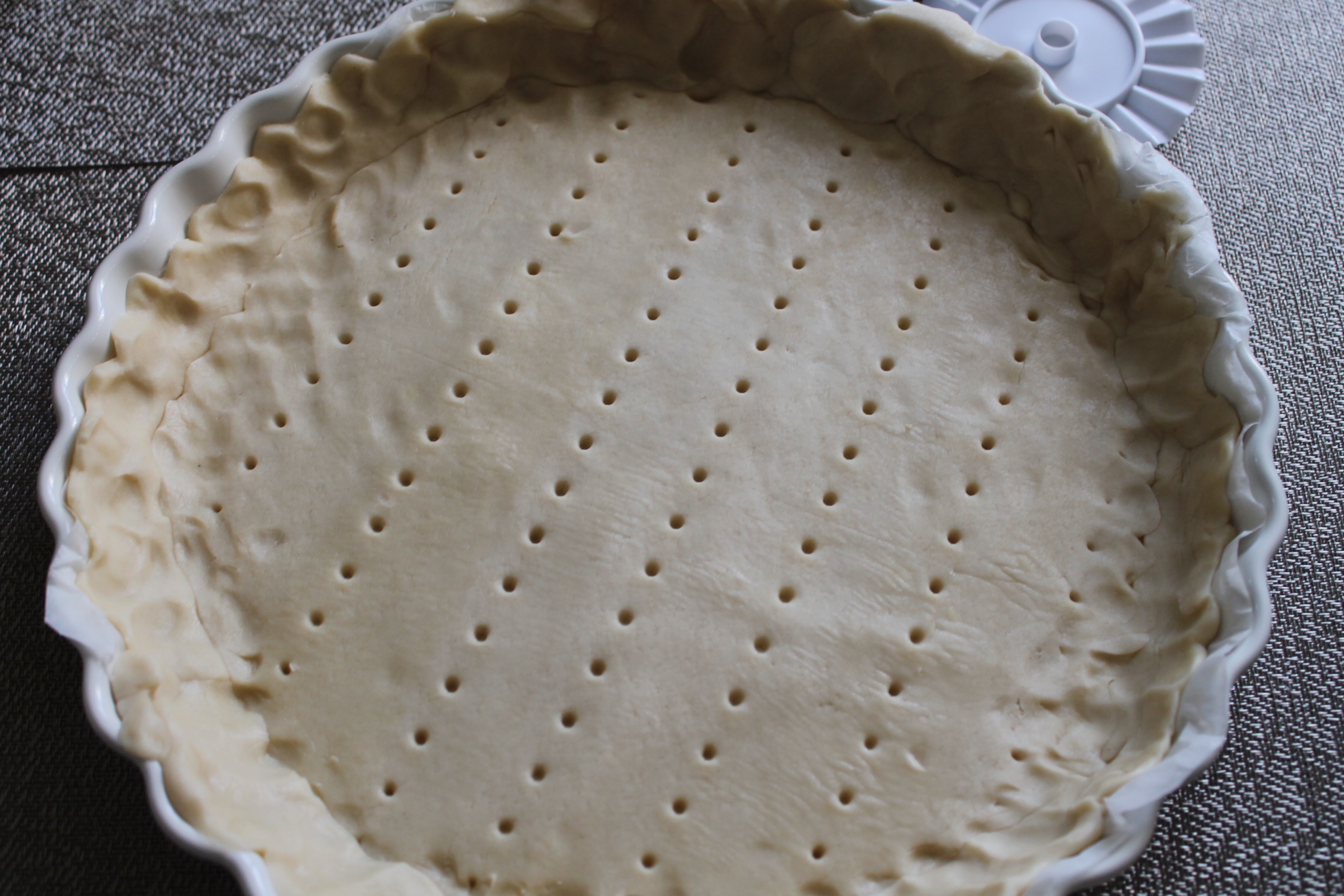 Desert tarta cu fructe de padure si mandarine