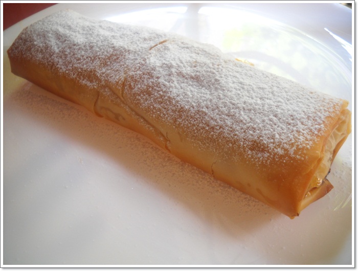 Strudel cu mere/piersici