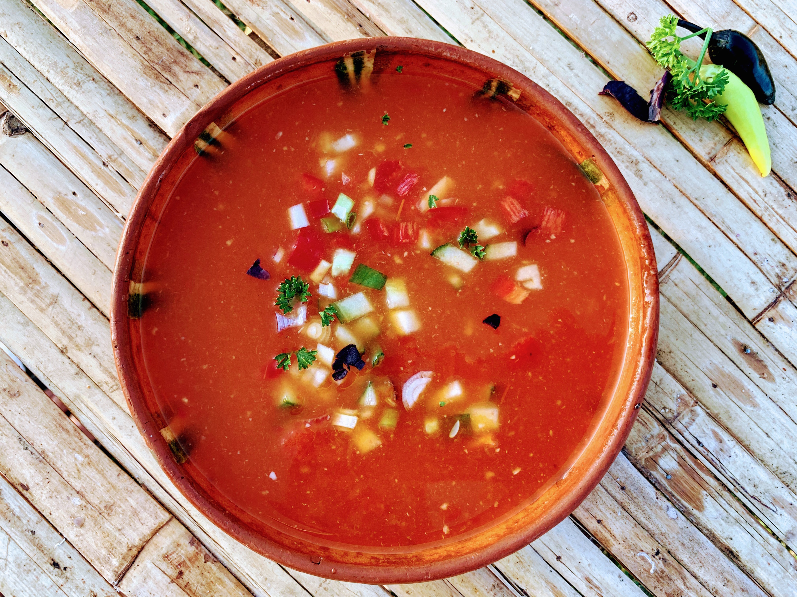 Supa de rosii coapte cu usturoi (Gazpacho)