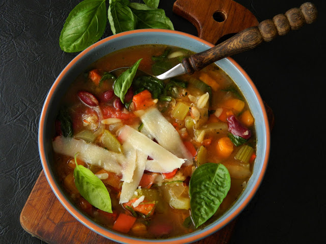 Supa minestrone la slow cooker Crock Pot