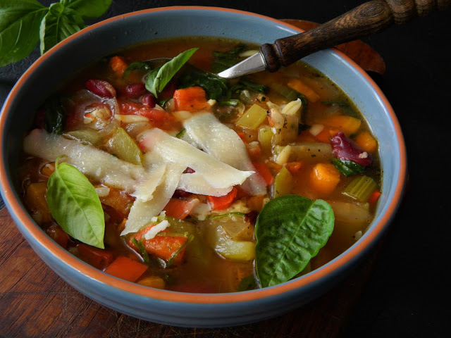 Supa minestrone la slow cooker Crock Pot