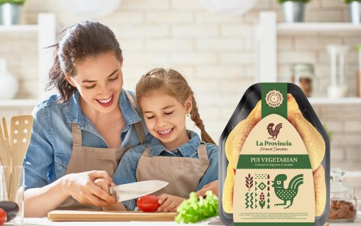 Alege pentru intreaga familie Puiul Vegetarian. Crescut cu legume si cereale, are acea culoare galbena a puiului de tara de care iti era dor