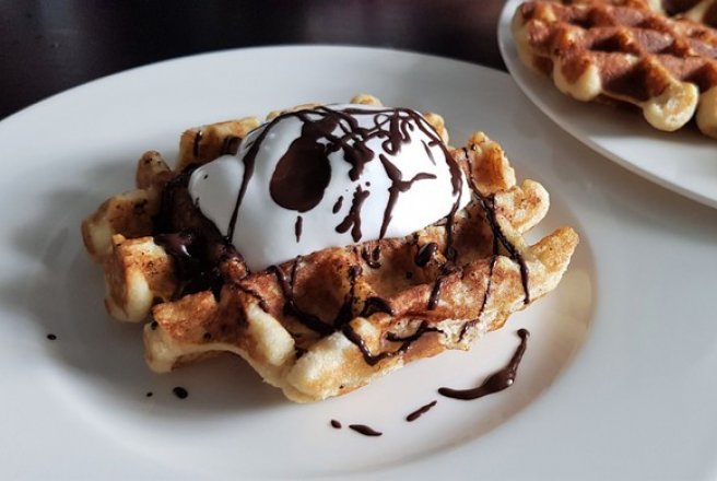 Desert waffle cu faina de migdale si cocos