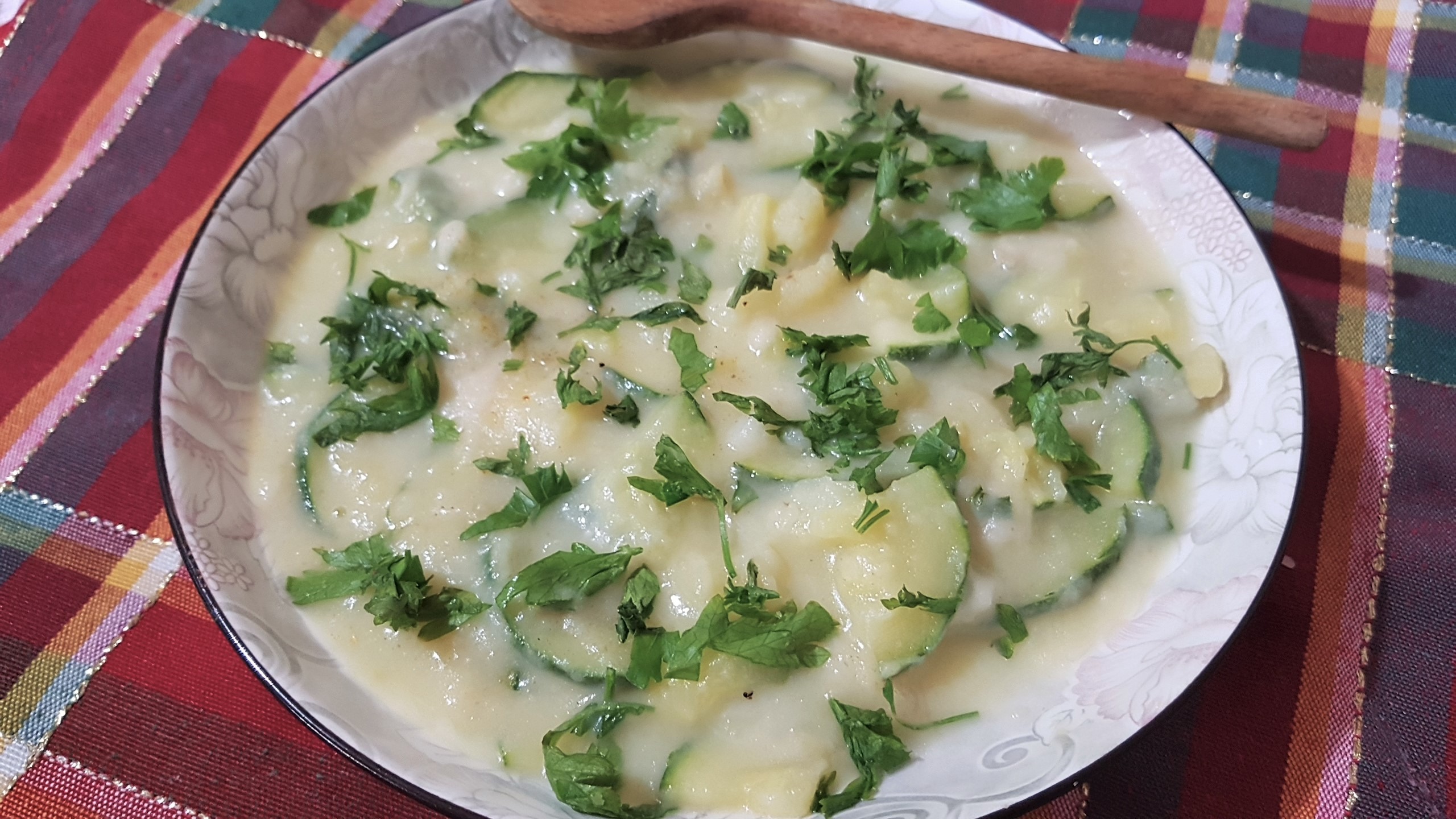 Tocanita de zucchini cu mozzarella