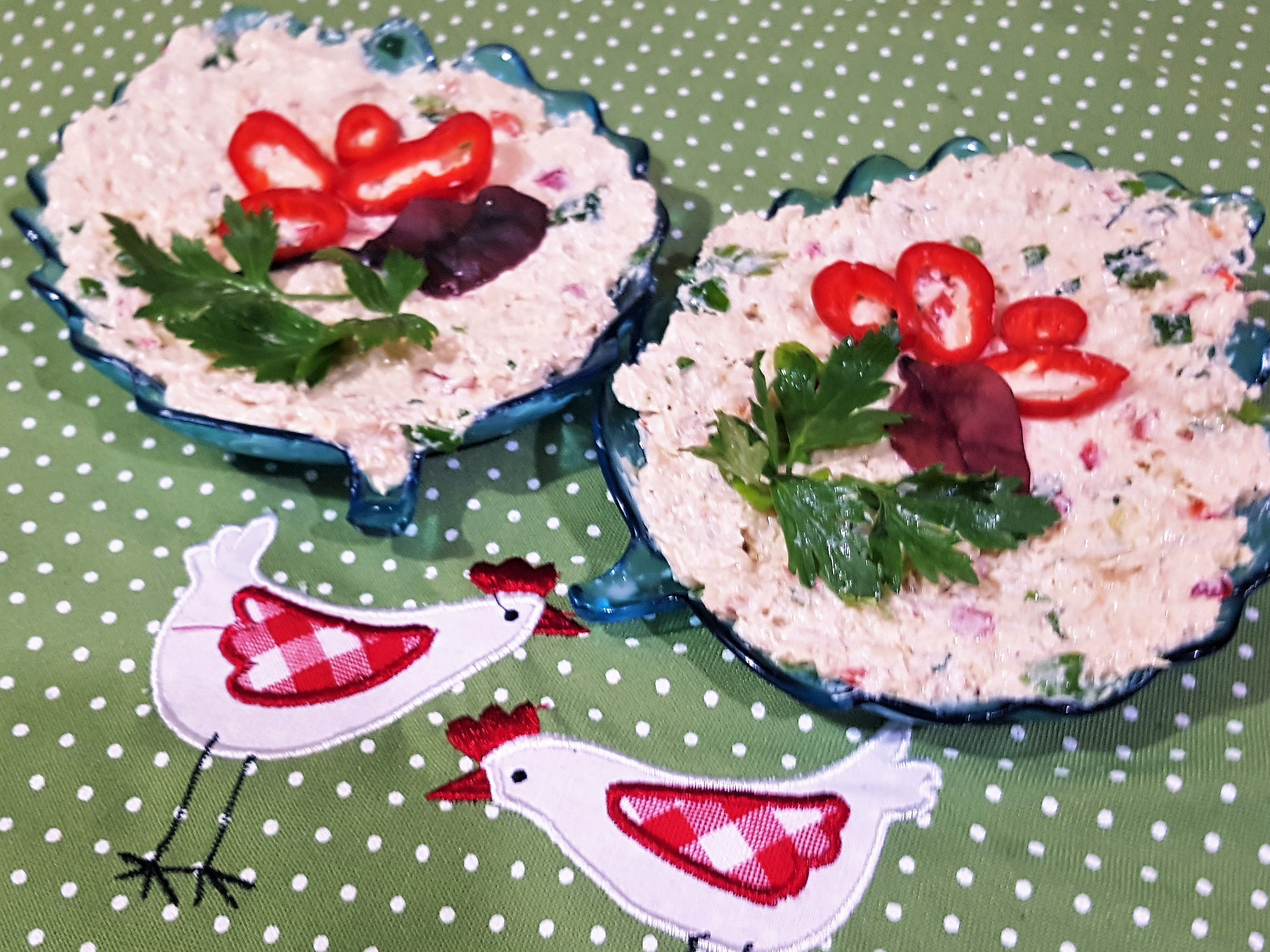 Salata de conopida cu piept de pui si iaurt grecesc