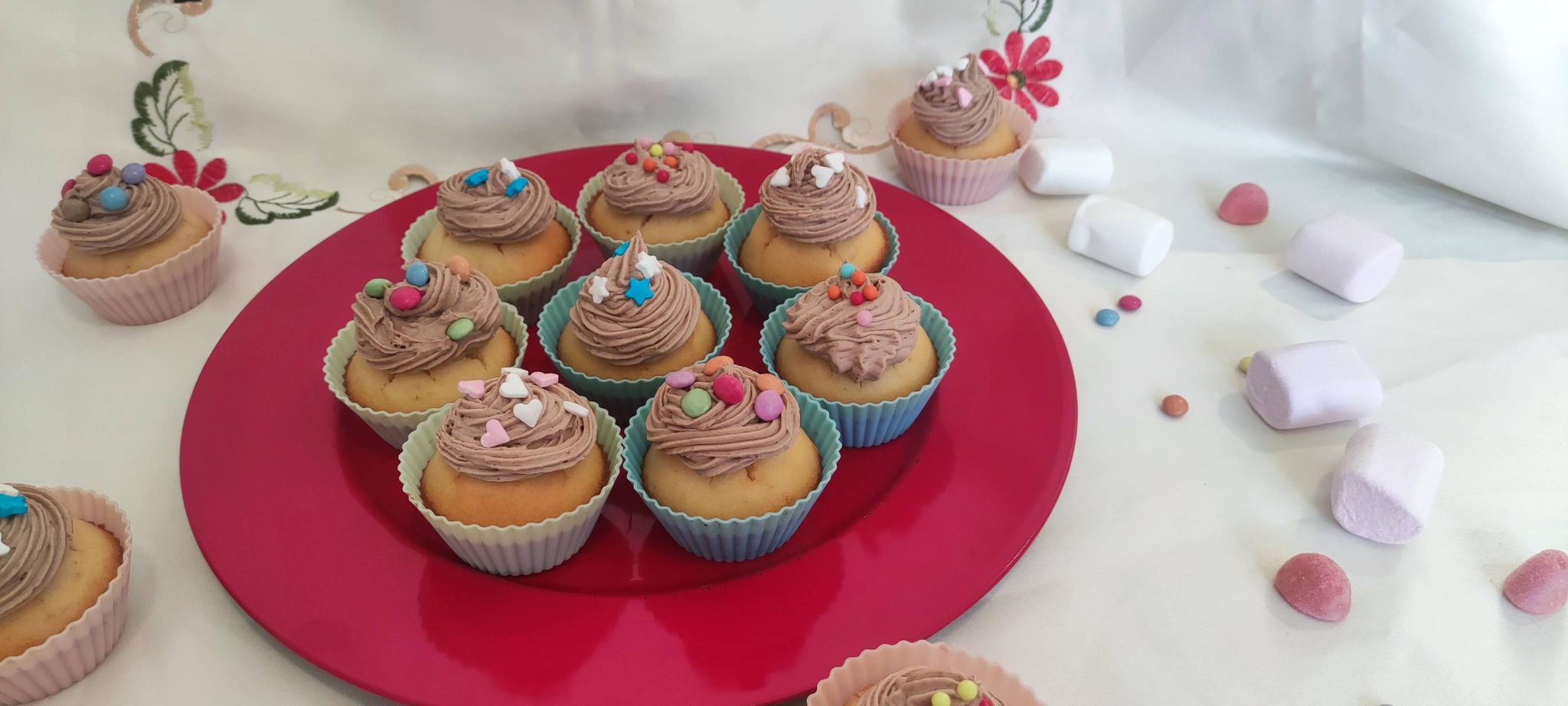 Desert cupcakes cu ganache de kinder bueno