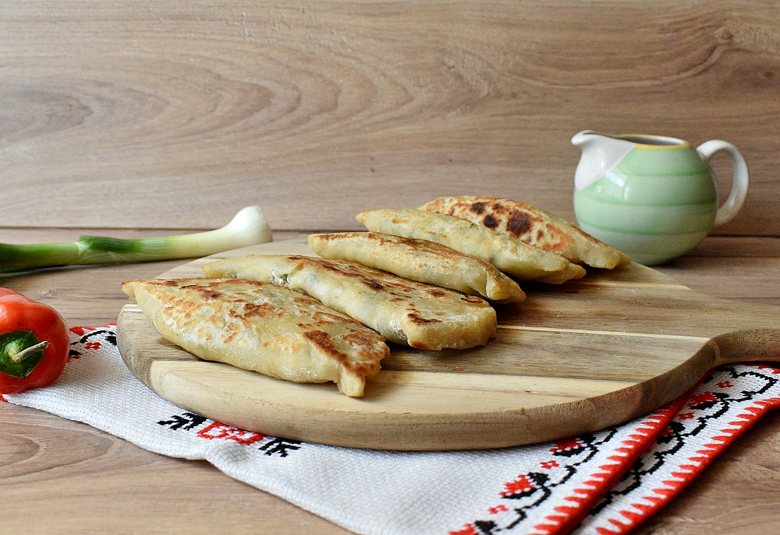 Aperitiv placinte cu spanac si ceapa verde