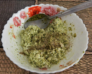 Aperitiv rasucite cu crema de branza si pesto