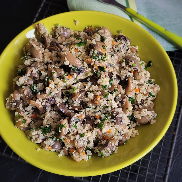 Ciuperci champignon cu quinoa