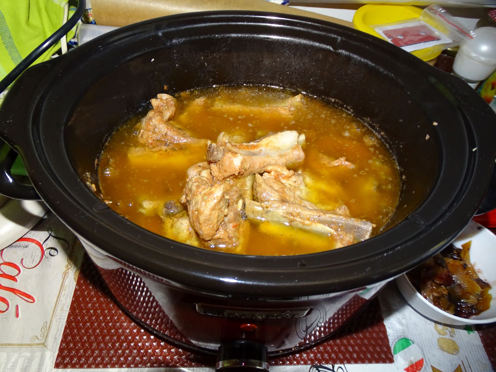 Coaste de porc gatite la slow cooker Crock Pot