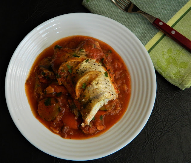 Salau cu legume in sos de rosii copt la Crock Pot