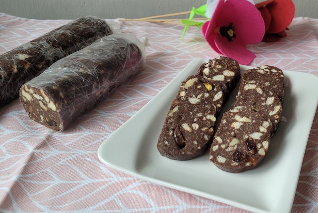 Salam de biscuiti, o reteta delicioasa pe gustul tuturor