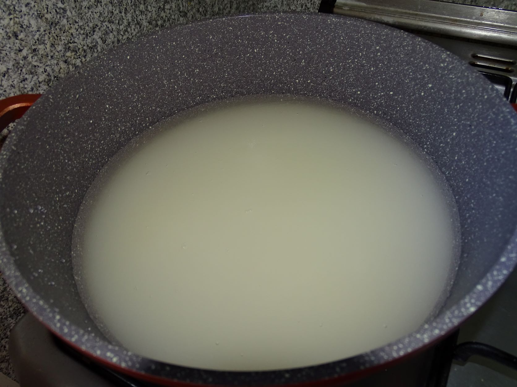 Dulceata de trandafiri, varianta cu apa plata