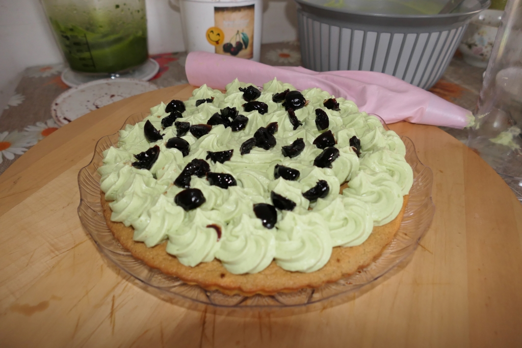 Tort cu crema de fistic - Deliciu fin si aromat