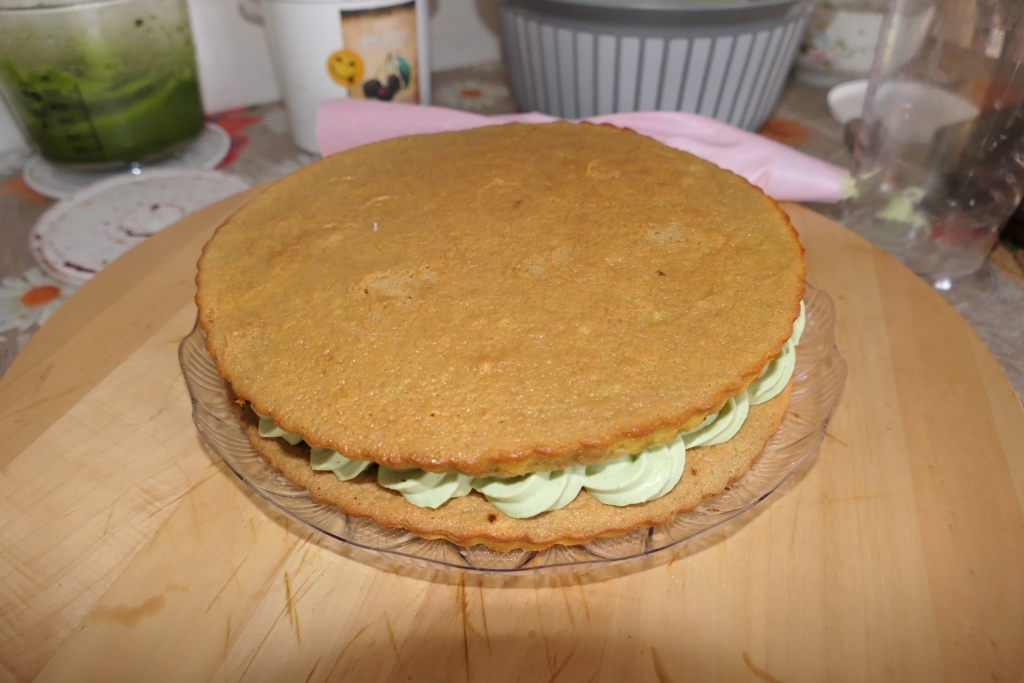 Tort cu crema de fistic - Deliciu fin si aromat