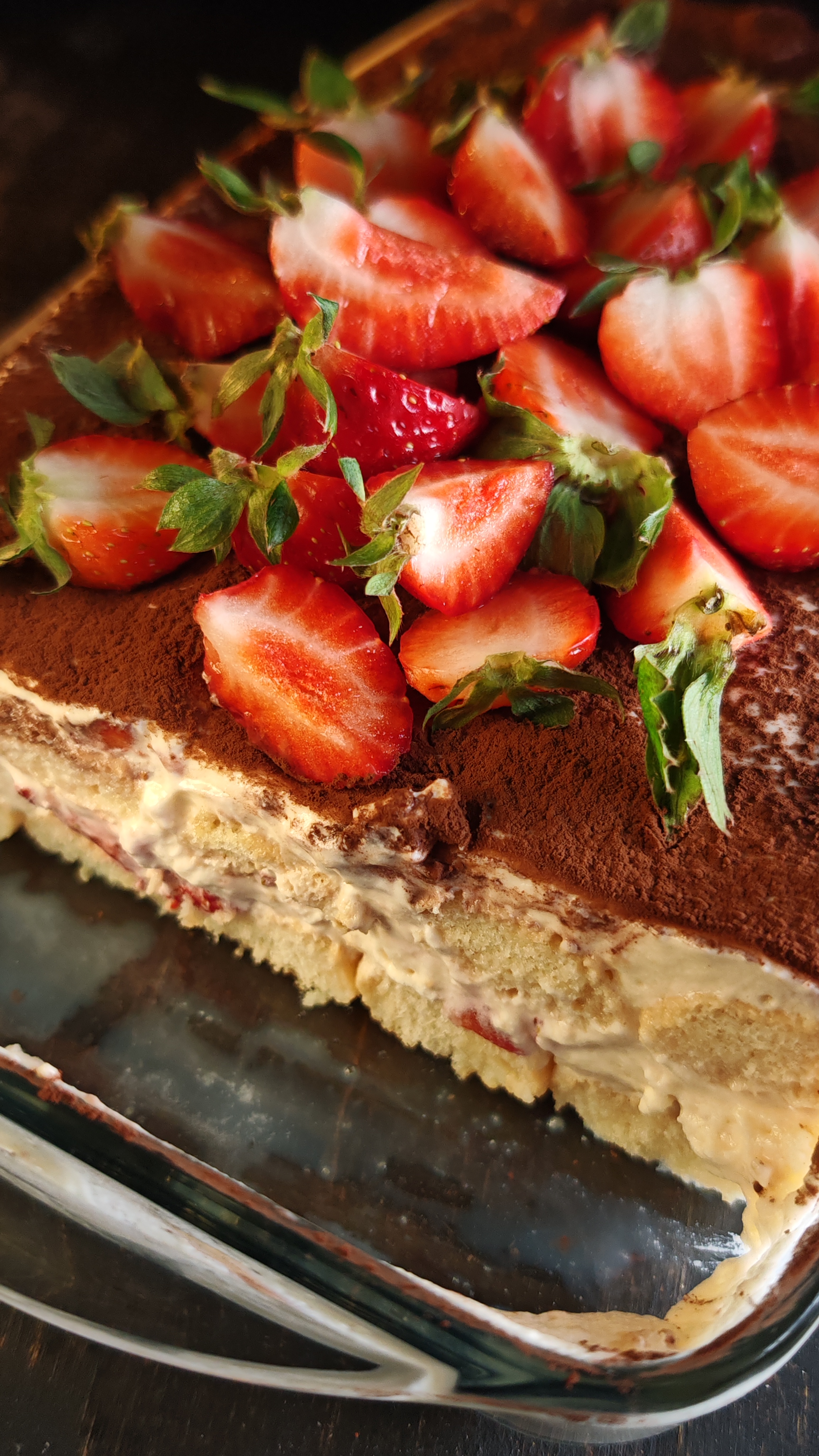 Tiramisu cu căpșuni - Desertul delicios și parfumat