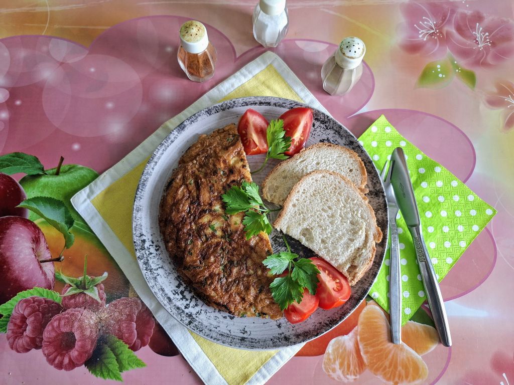 Tortilla cu cartofi si ceapa, la tigaie - Reteta gustoasa de omleta spaniola