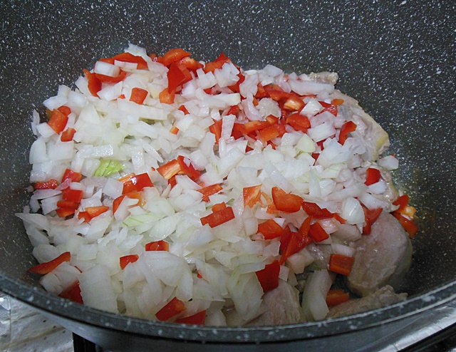 Muschiulet de porc cu gnocchi si mazare