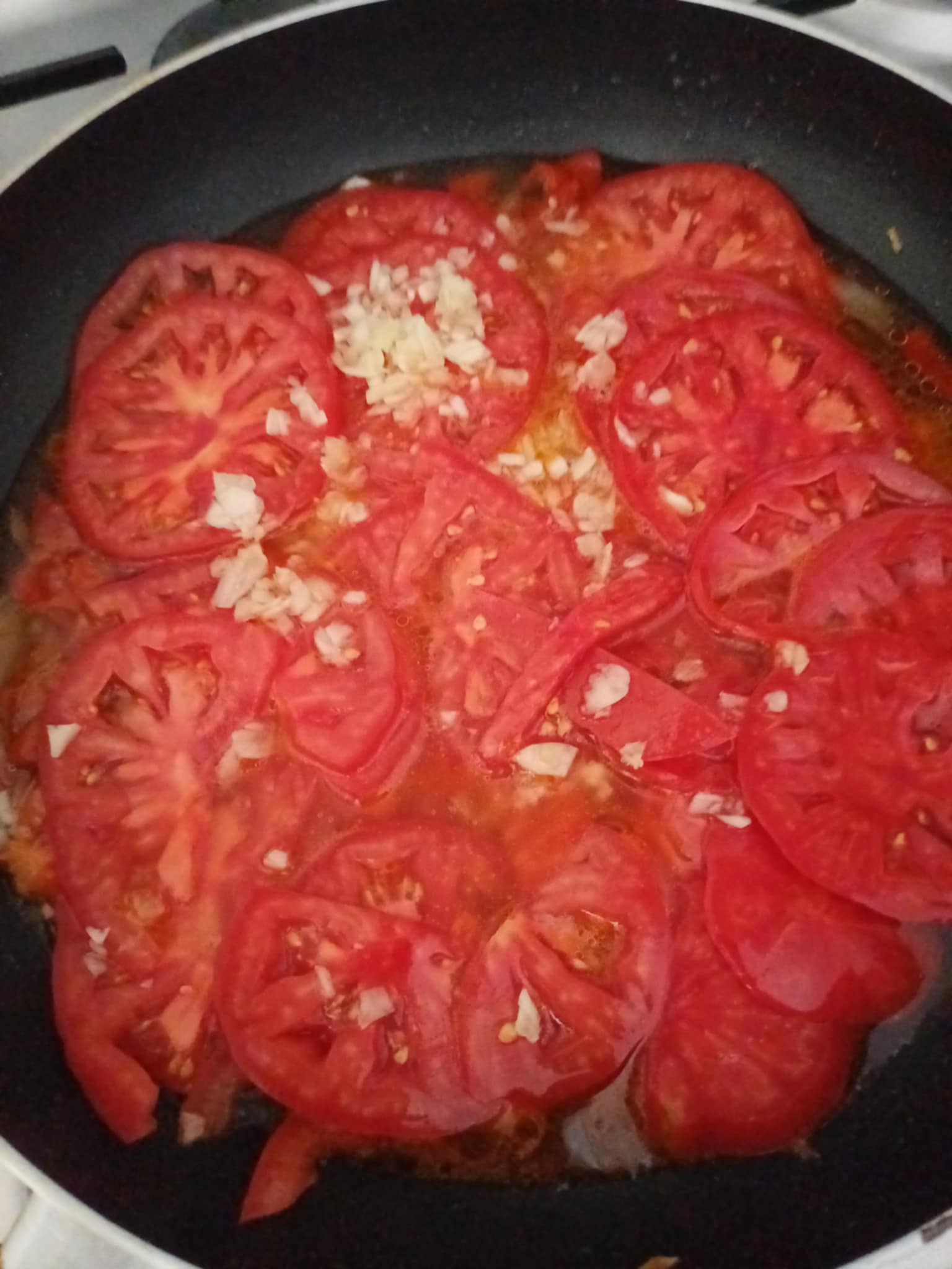 Shakshuka - Reteta pentru mic dejun cu ardei gras copt, rosii si oua