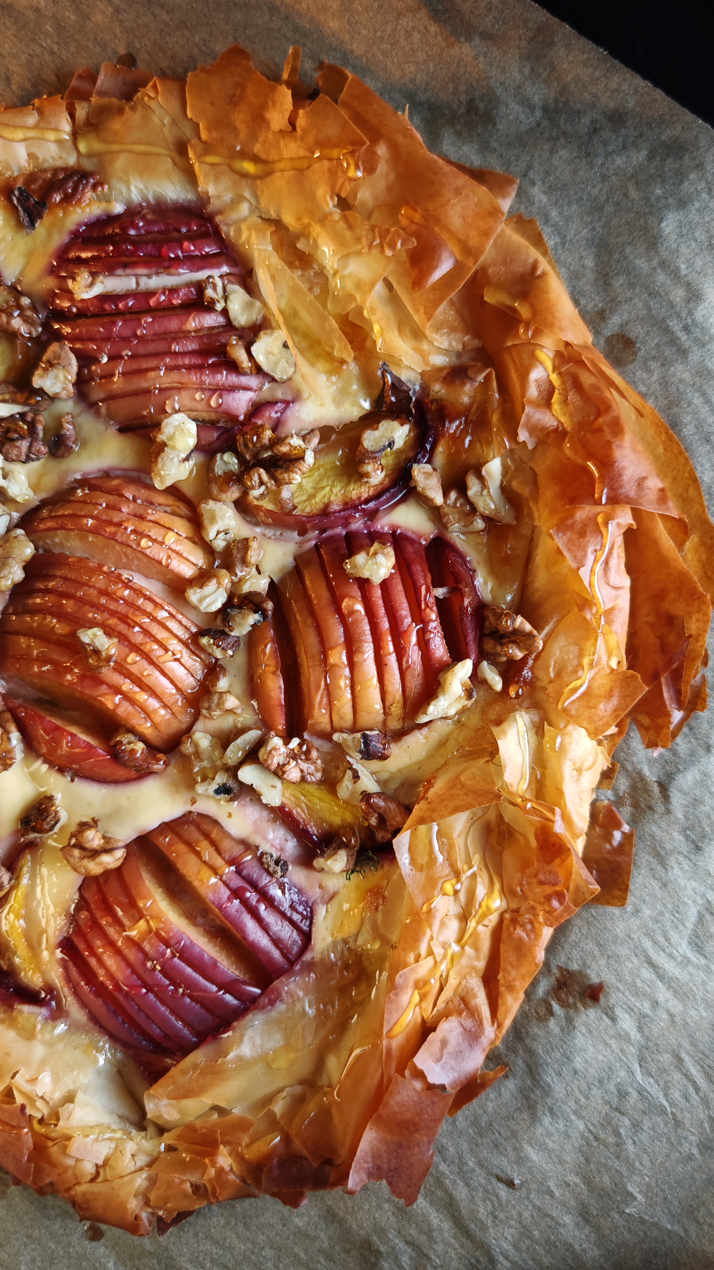 Tartă cu iaurt și nectarine - Desertul rapid și delicios