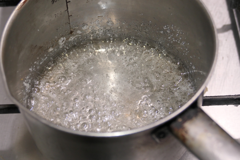 Prajitura cu mango si pralina cu alune de padure - Reteta delicioasa de casa