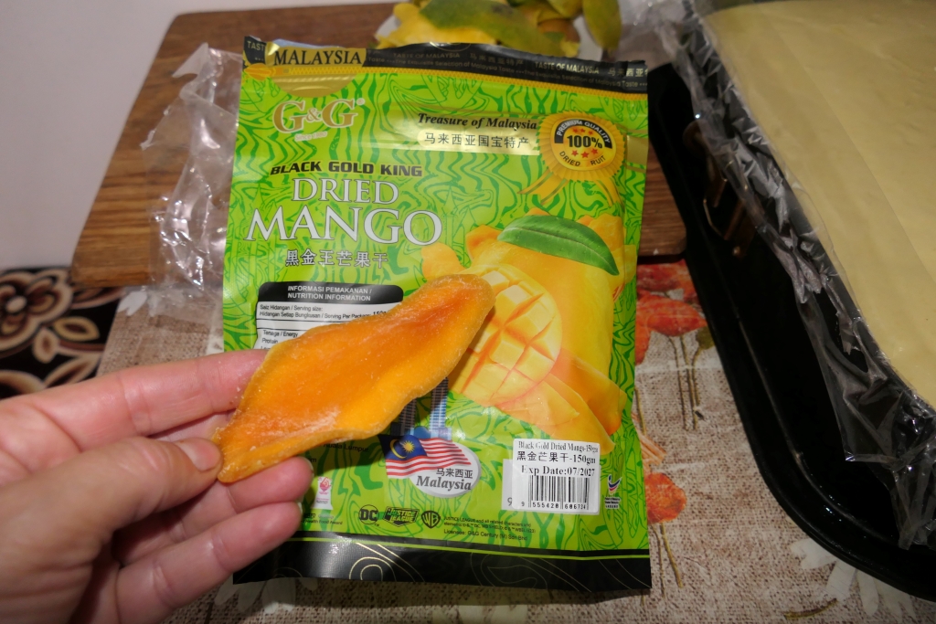 Prajitura cu mango si pralina cu alune de padure - Reteta delicioasa de casa