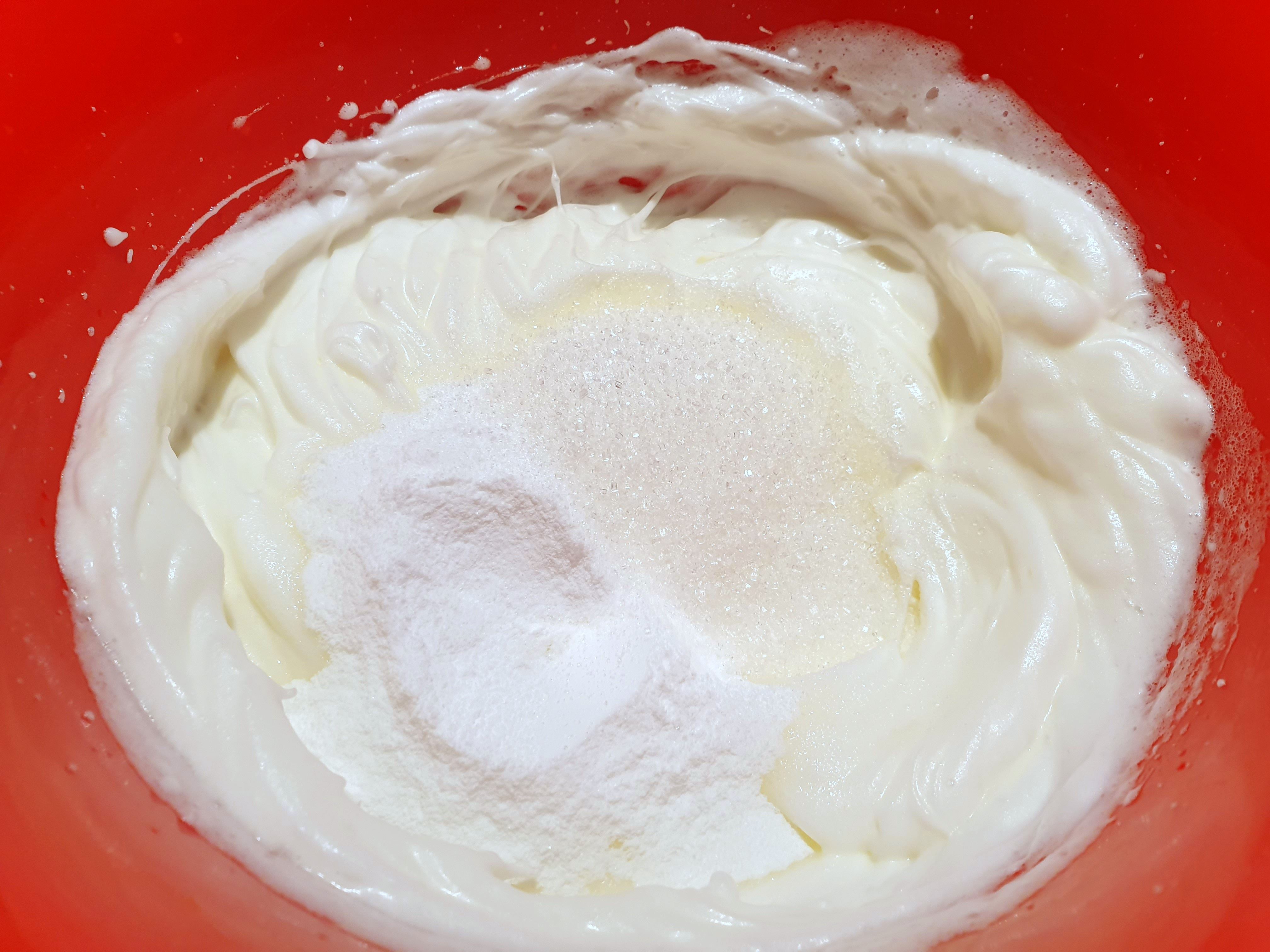 Prajitură cu dovleac plăcintar și bezea cu nuci - Deliciu de toamnă