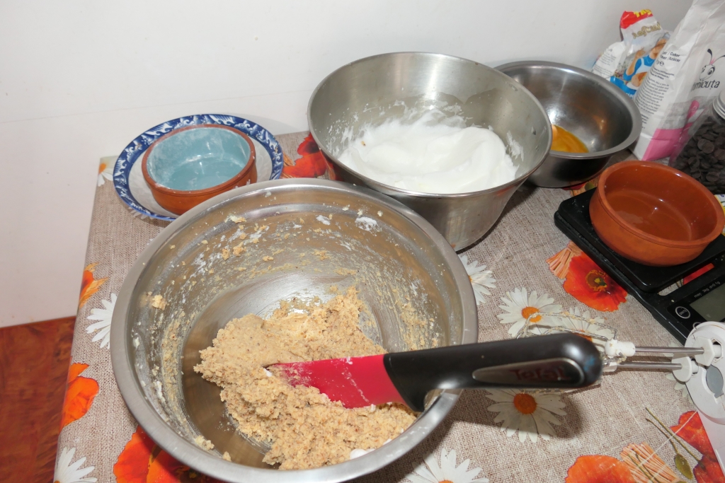 Prajitura cu dragoste ( Leontina 55 )