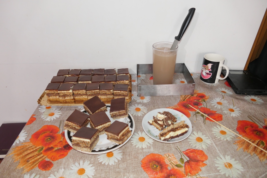 Prajitura cu dragoste ( Leontina 55 )