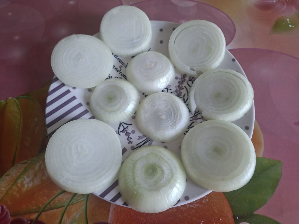 Rondele de ceapa pane, la tigaie – delicioase si simplu de facut