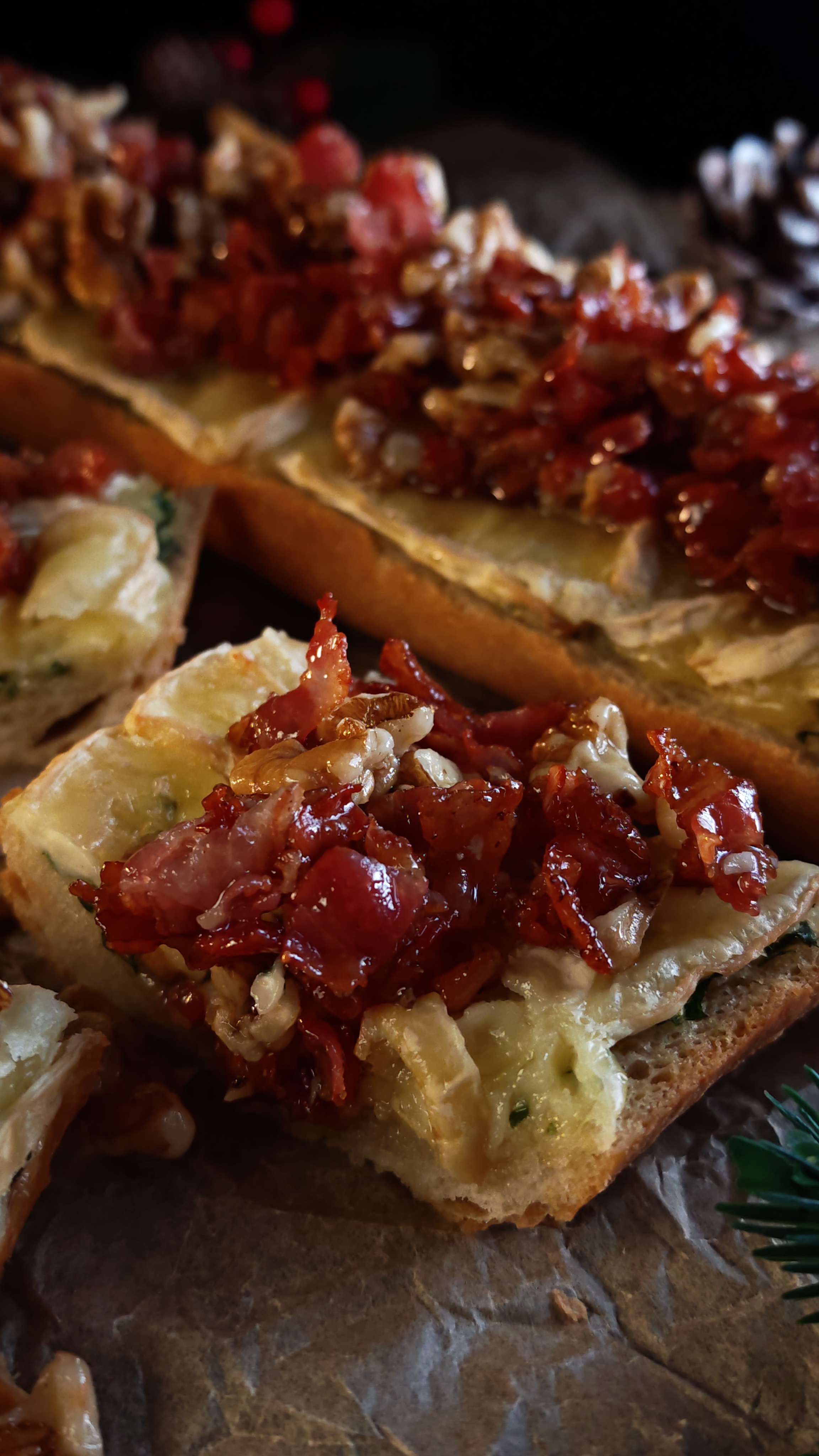 Bruschete cu brânză Camembert și bacon - Delicioase și ușor de făcut