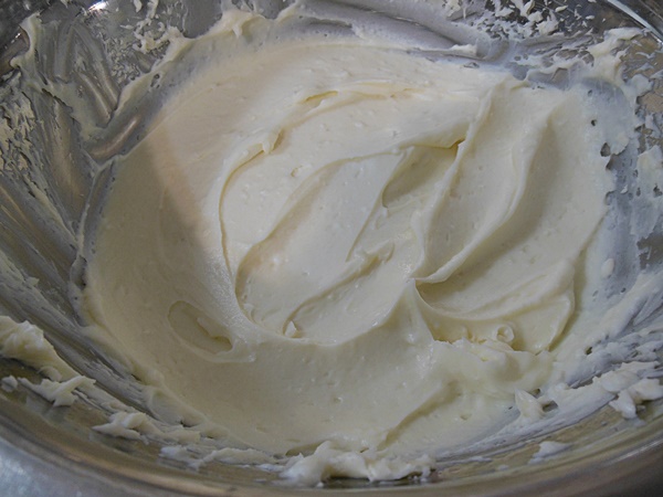 Prajitura cu nuca, mere si crema de vanilie - Reteta delicioasa