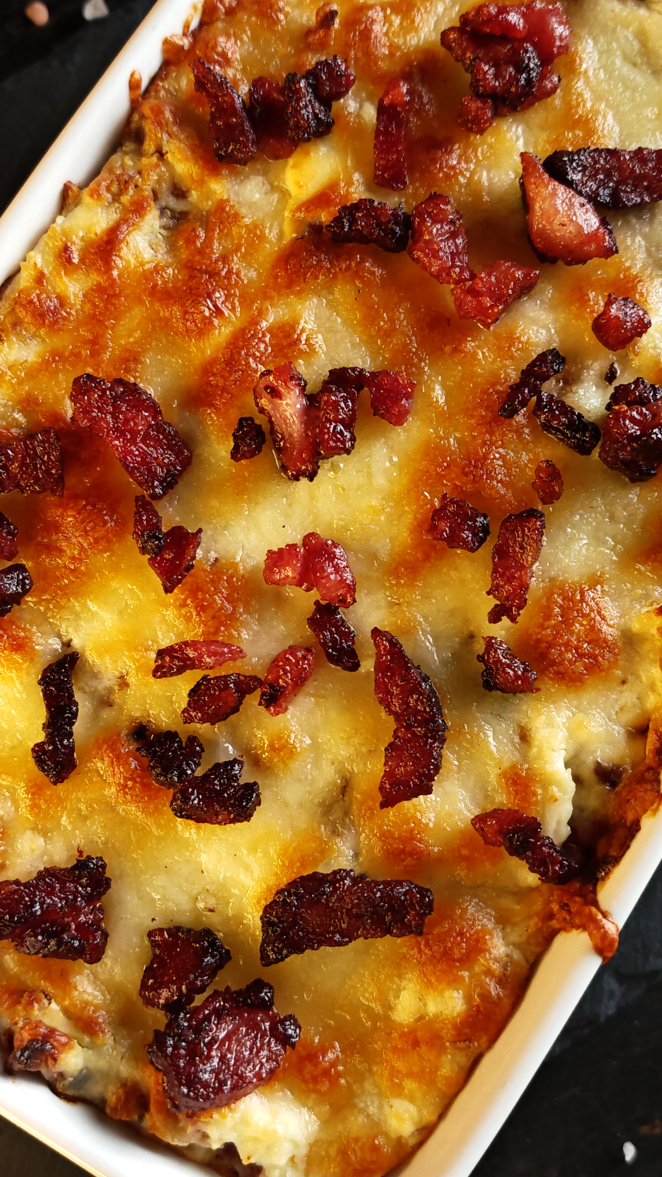Cremă de brânză cu cheddar și bacon - Rețeta savuroasă la cuptor